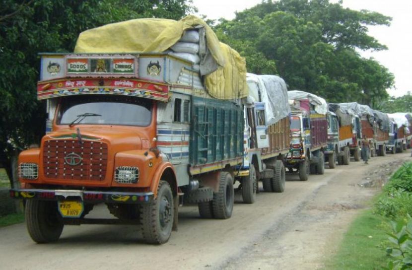 অবশেষে ভারত থেকেই আসছে পেঁয়াজ