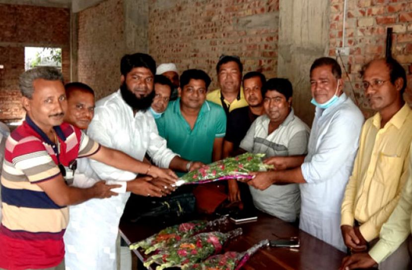 ফুলেল শুভেচ্ছা জ্ঞাপন অনুষ্ঠান