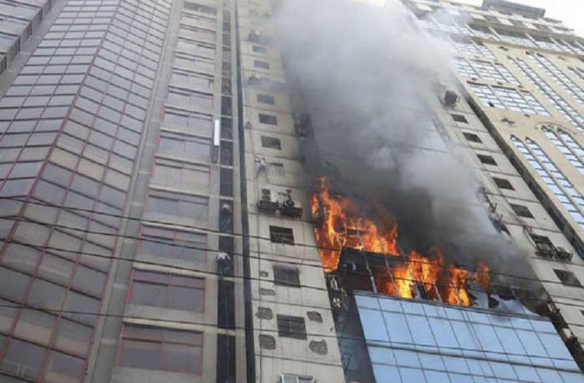 বনানীর আহমেদ টাওয়ারে আগুন