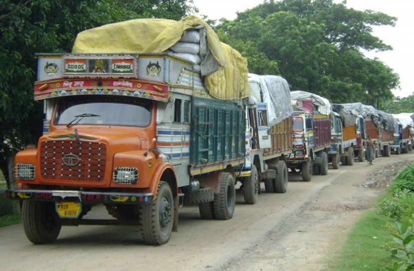 ভারতীয় পেঁয়াজ আর না এলেও দাম আরও কমেছে