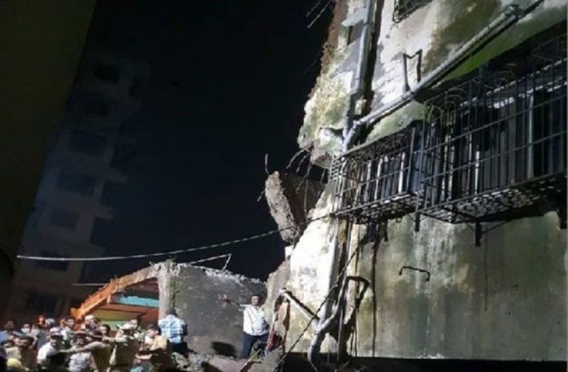 মুম্বাইয়ে ভবন ধসে নিহত ৮