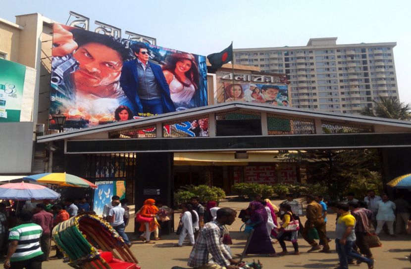 অবশেষে খুলছে সিনেমা হল