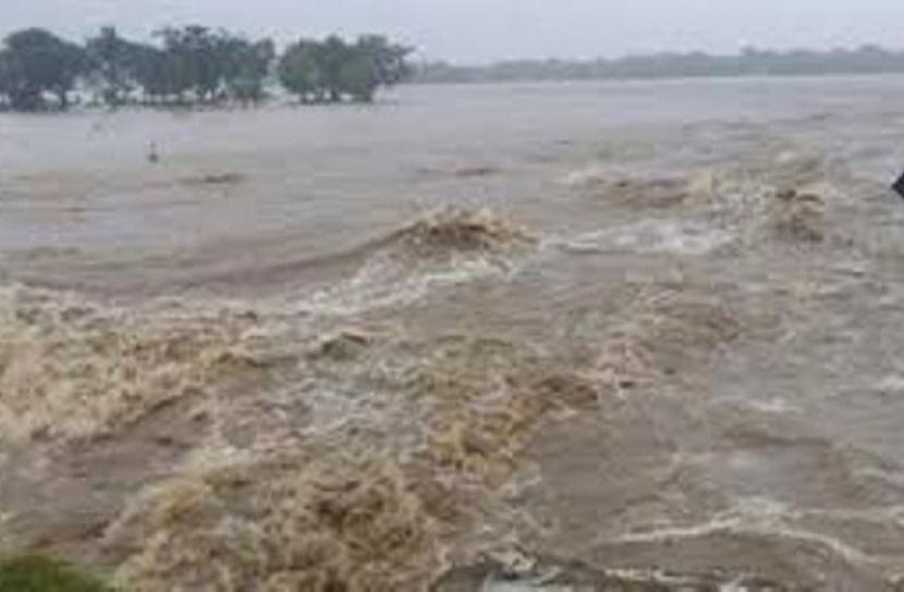 দক্ষিণাঞ্চলের সব নদীর পানি বিপদসীমার ওপরে