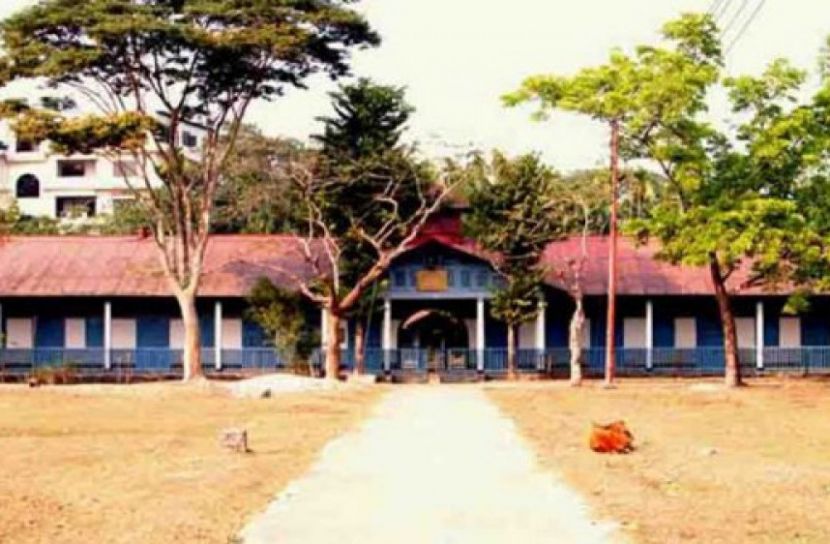 এমসি শিক্ষার্থীদের ছাত্রাবাস ছাড়ার নির্দেশ