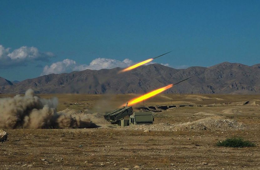 ভয়ঙ্কর যুদ্ধ চলছে আর্মেনিয়া-আজারবাইজানে