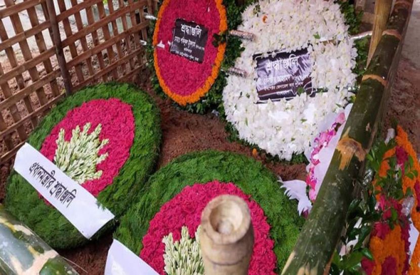 বুদ্ধিজীবী কবরস্থানে শায়িত মাহবুবে আলম