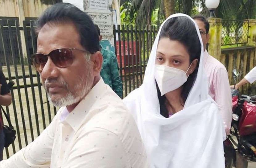 আদালতে পৌঁছেছে মিন্নি, ন্যায় বিচার পাওয়ার আশা বাবার