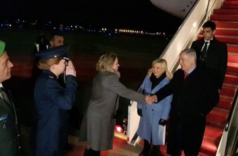 ফ্রিতে ব্যাগ ভর্তি ময়লা কাপড় ধুতে নিয়ে যান নেতানিয়াহু !