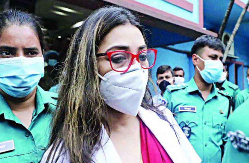 দ্বৈত ভোটার: ডা. সাবরিনার বিরুদ্ধে ইসির মামলা পেছাল