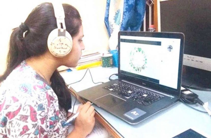 অনলাইনে একাদশের ক্লাস শুরু কাল, পিছিয়ে মফস্বলের শিক্ষার্থীরা