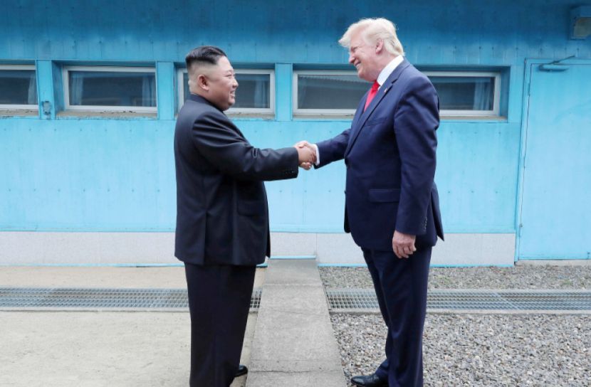 ট্রাম্প দম্পতির সুস্থতা কামনা করলেন কিম