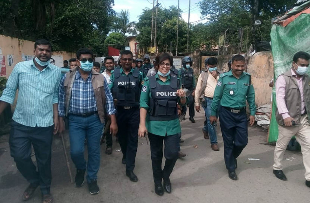 খুলনায় পুলিশের বাঁধায় শ্রমিকদের কফিন মিছিল পণ্ড