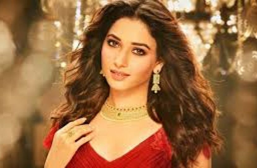 বাহুবলীর নায়িকা করোনায় আক্রান্ত