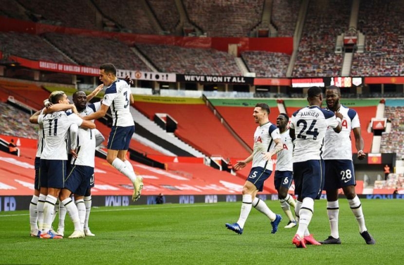 ম্যান ইউকে উড়িয়ে দিল মরিনহো শিষ্যরা