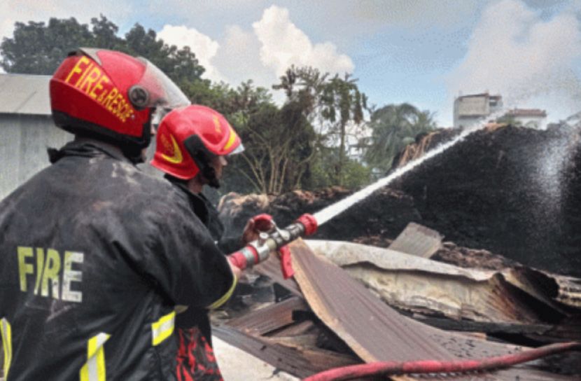 রাজবাড়ীতে ভয়াবহ আগুন, ৪ কোটি টাকার ক্ষয়ক্ষতি