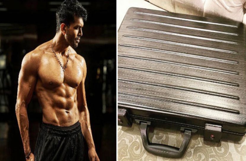 আরিফিন শুভ’র বাসায় রহস্যময় ব্রিফকেস, কি আছে তাতে!