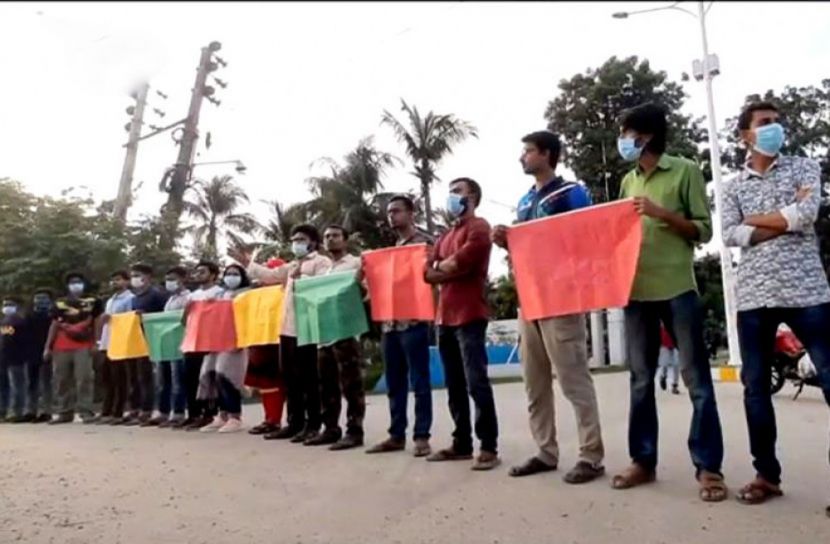 ধর্ষণের প্রতিবাদে ফুসে উঠছে খুলনা