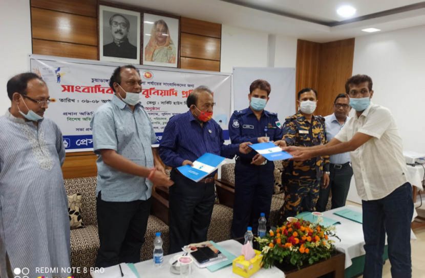 দেশের উন্নয়নে সাংবাদিকদের গুরুত্ব অনেক : পুলিশ সুপার
