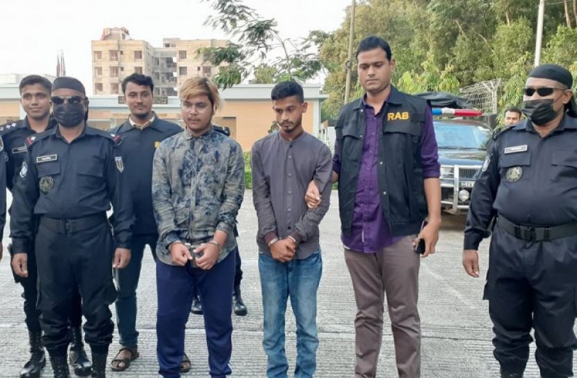 সিলেটে র‌্যাবের খাঁচায় ২ ভয়ঙ্কর সাইবার প্রতারক