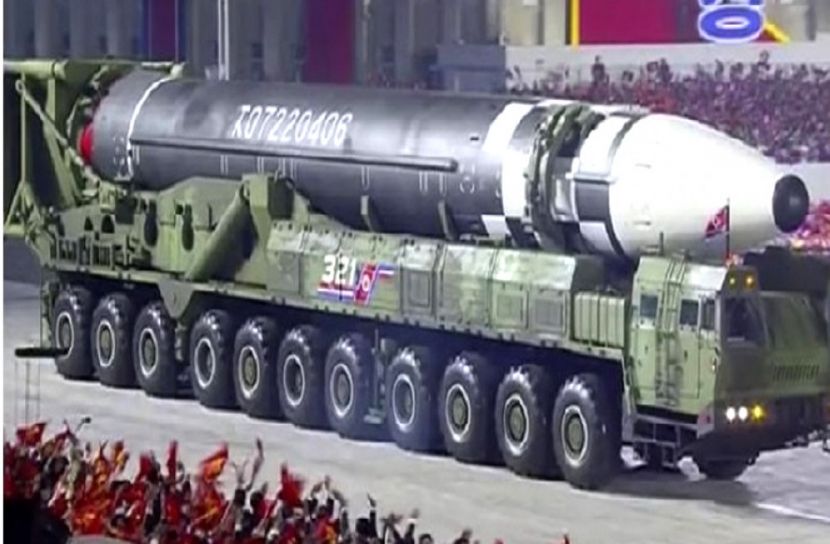 ব্যালিস্টিক ক্ষেপণাস্ত্র উন্মোচন করল উ.কোরিয়া