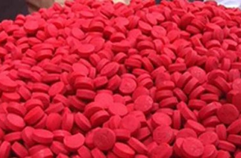 টেকনাফে র‌্যাবের হাতে ৪০ হাজার পিছ ইয়াবা অস্ত্রসহ ৫ জন আটক