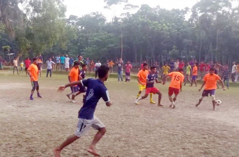 ঝালকাঠিতে মুজিববর্ষ সর্টবার ফুটবল টুর্নামেন্টের ফাইনাল খেলার পুরস্কার বিতরণ