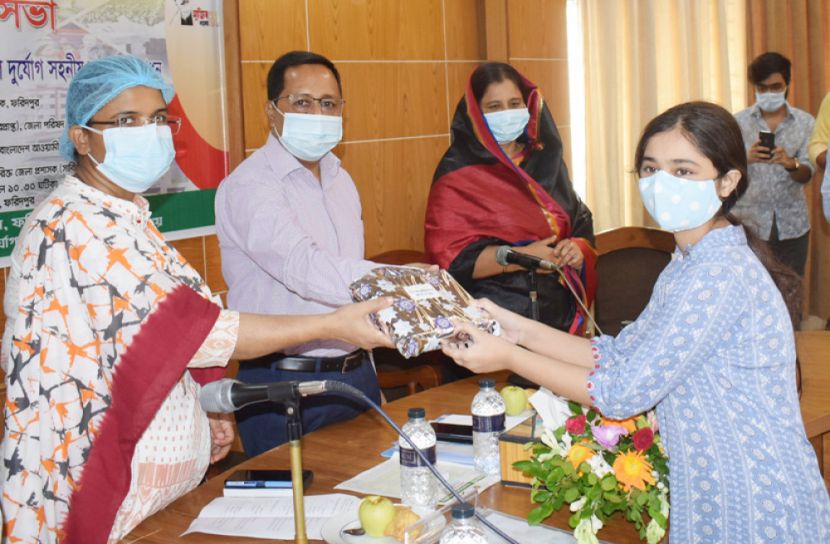 গ্রাম উন্নয়নের মাধ্যমে দেশকে এগিয়ে নিতে হবে : ফরিদপুরের ডিসি