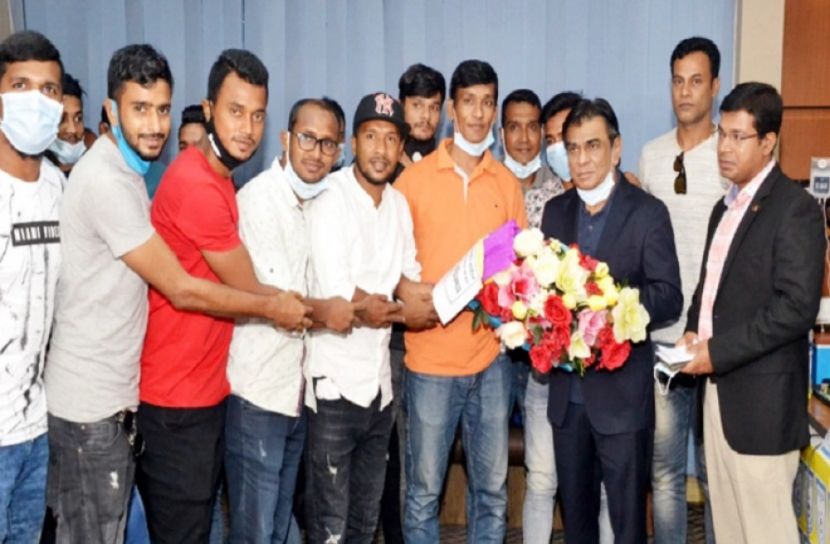 আমাকে ফুল নয়, একটি ট্রফি দাও : সালাউদ্দিন