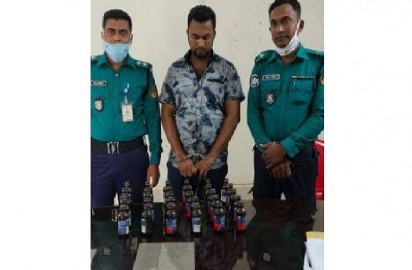 টঙ্গীতে ৩০ বোতল ফেনসিডিলসহ যুবলীগ নেতা আটক