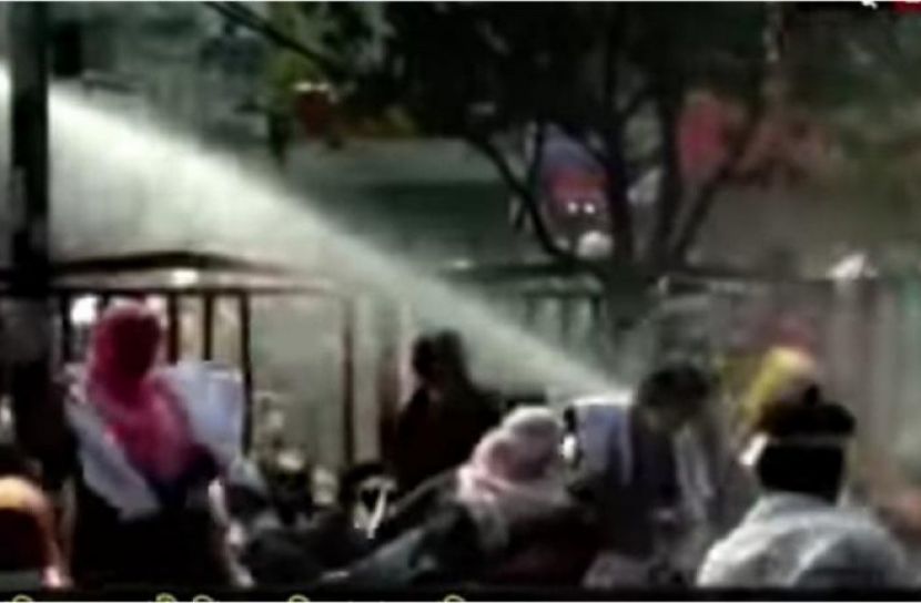 ‘প্যানেল’ প্রত্যাশীদের আন্দোলনে পুলিশের লাঠিচার্জ ও জলকামান নিক্ষেপ