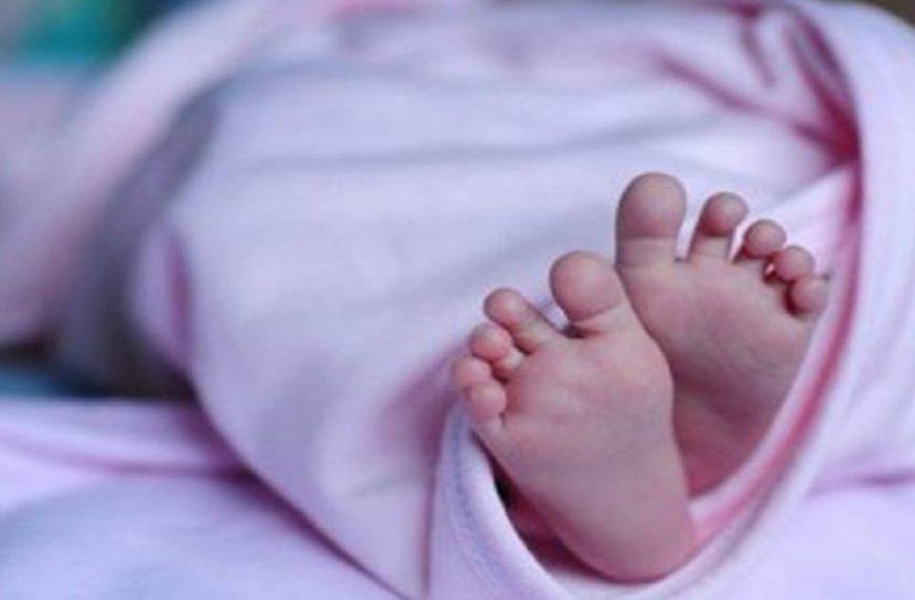 দাফনের সময় কেঁদে উঠলো নবজাতক