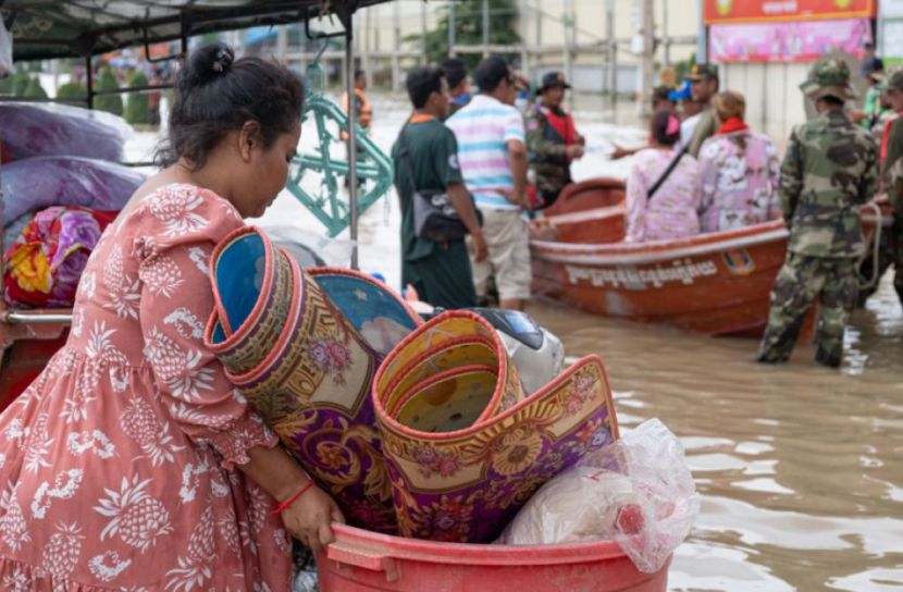 কম্বোডিয়ায় ভারী বর্ষণ ও প্লাবনে ২৪ জনের মৃত্যু