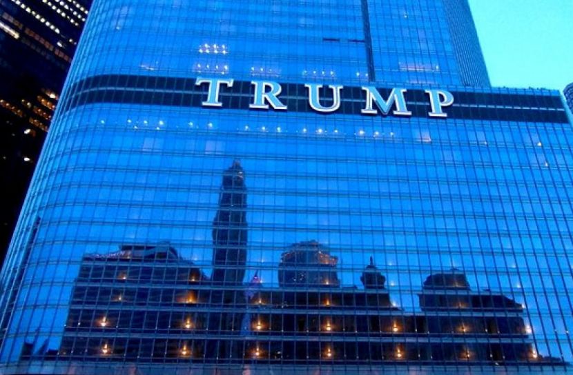 ট্রাম্প টাওয়ারের ১৬ তলায় রশিতে ঝুলে আত্মহত্যার হুমকি যুবকের