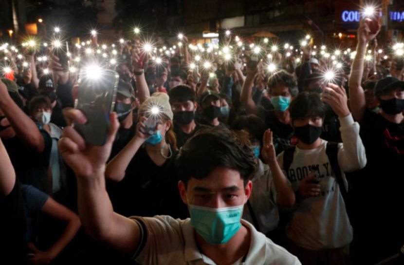 উত্তাল থাইল্যান্ড : গণমাধ্যমের ওপর কড়াকড়ি