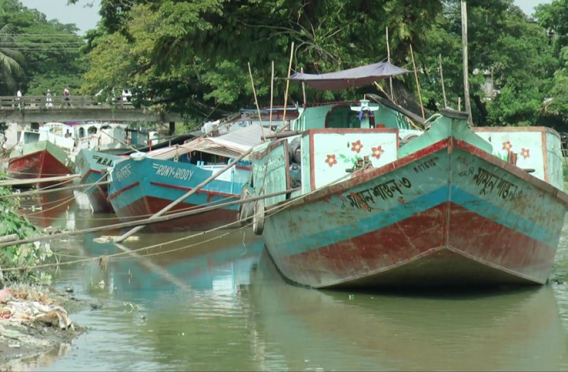  ভোলায় নৌযান শ্রমিক ধর্মঘটে স্থবির কার্যক্রম  
