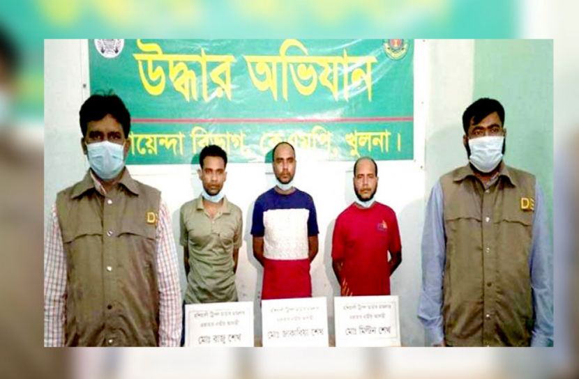 খুলনায় ট্রিপল মার্ডার মামলার আসামিদের স্বীকারোক্তি