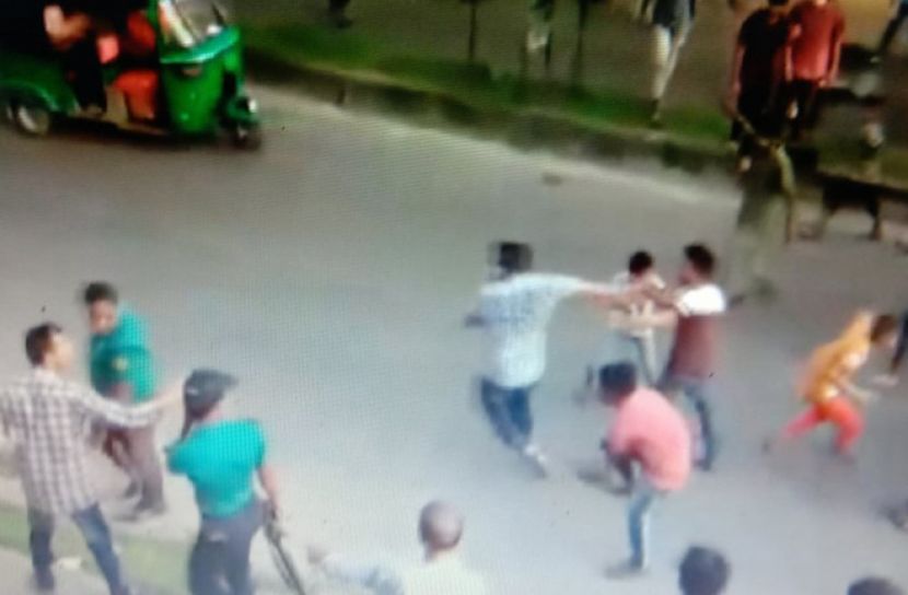 ধাওয়ার পর ঢিল, আকবর ইস্যুতে জনমনে ক্ষোভ বাড়ছে