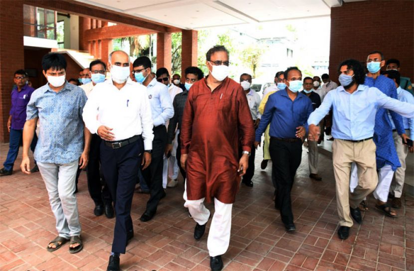 খুলনা শিল্পকলা একাডেমি পরিদর্শনে সংস্কৃতি প্রতিমন্ত্রী