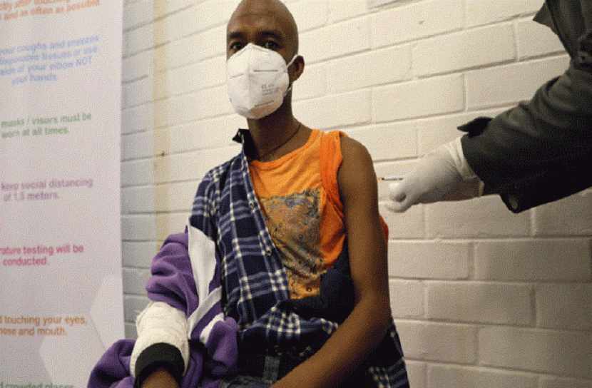 অক্সফোর্ডের করোনা টিকা নিয়ে প্রাণ গেল স্বেচ্ছাসেবকের