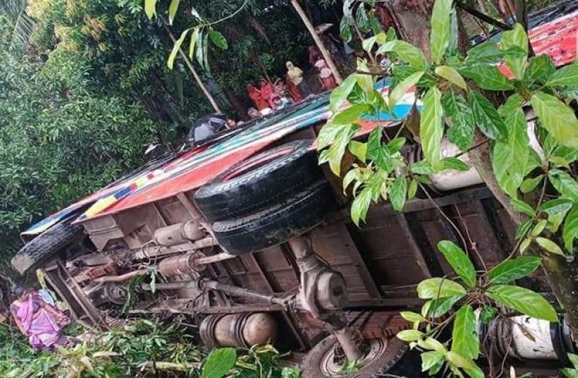 ঢাকা-মানিকগঞ্জ সড়কে দুর্ঘটনা, নিহত ৩