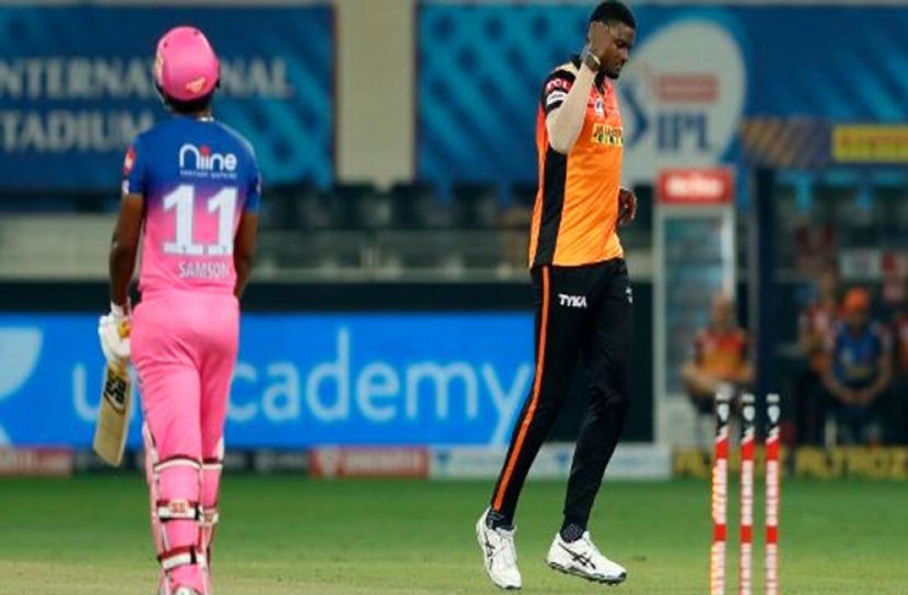 প্লে-অফের আশা টিকিয়ে রাখলো হায়দরাবাদ