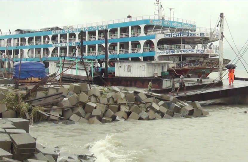 উত্তাল মেঘনা, ভোলার সকল রুটে নৌযান চলাচল বন্ধ