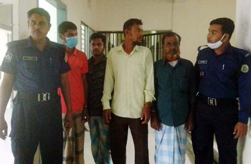 রাজাপুরের বিষখালী নদীতে ৬ মৌসুমি জেলের জেল-জরিমানা