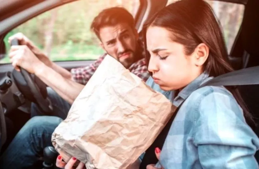 বাস, প্লেন অথবা নৌকায়- ভ্রমণে বমি