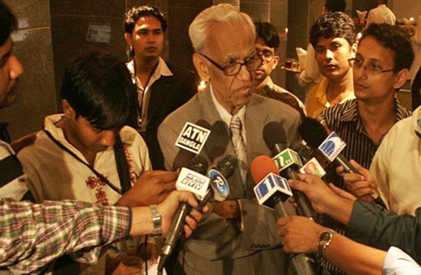 শুধু আইনজীবীই নন, জাতির ক্রান্তিকালে সোচ্চার ছিলেন রফিক-উল হক