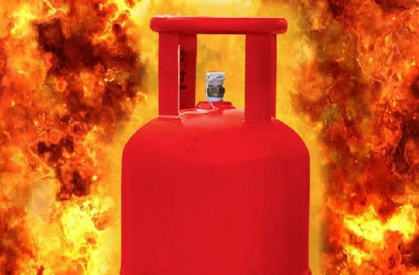 কিশোরগঞ্জে গ্যাস সিলিন্ডারের আগুনে ১ জনের মৃত্যু