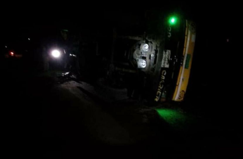 পাবনায় ট্রাক উল্টে প্রাণ গেল নিহারা খাতুনের