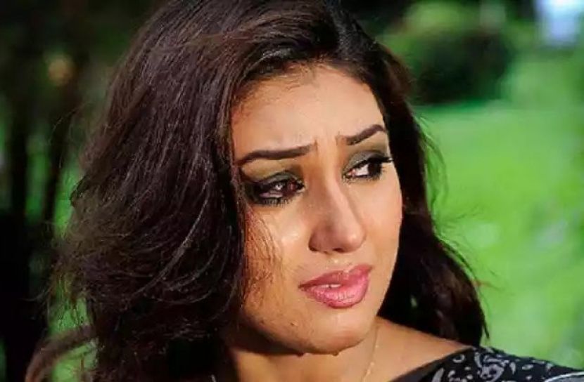 অঝোরে কাঁদলেন অপু বিশ্বাস