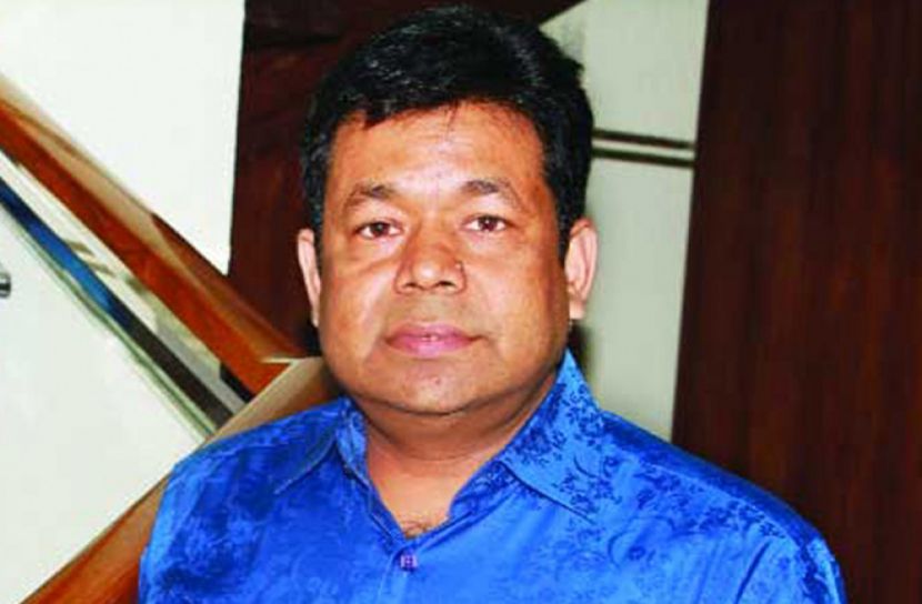 ‘কষ্ট’ নিয়ে পথ চলছেন মনির খান (ভিডিও)