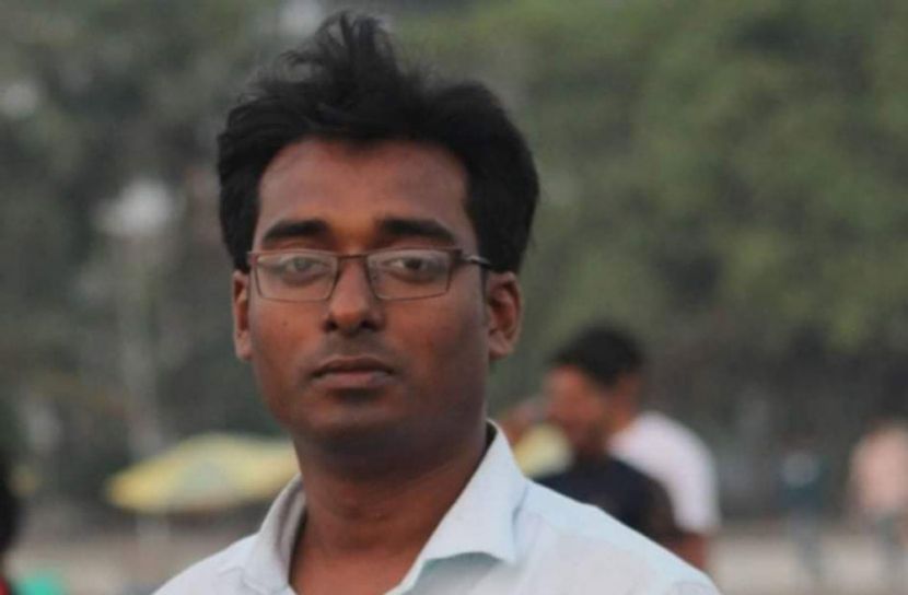 ছাত্রীর ওড়না ধরে টানাটানি, শিক্ষকের বিরুদ্ধে মামলা